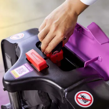 Transpaleta eléctrica de operador a pie – con rueda de apoyo | PTL 1.5 | 685 x 1150 mm | AntOn by Jungheinrich